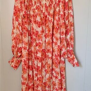H&M Balloon-sleeved maxi dress in coral red with a floral pattern. Size XS